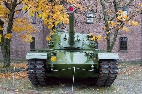‏‏טנק בחצר מוזיאון הכוחות המזוינים באוסלו - עותק